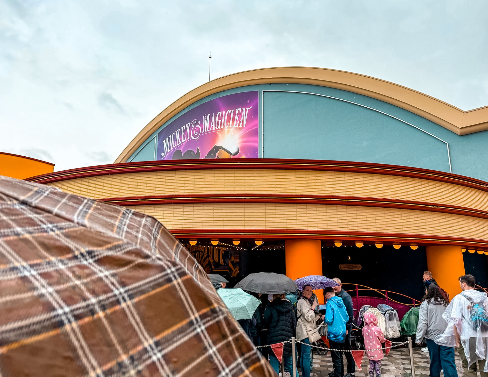 Disneyland Paris Guide (2).png